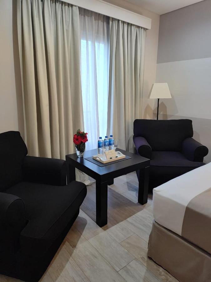 Loi Suites Recoleta Hotel Буэнос-Айрес Экстерьер фото A room at the hotel